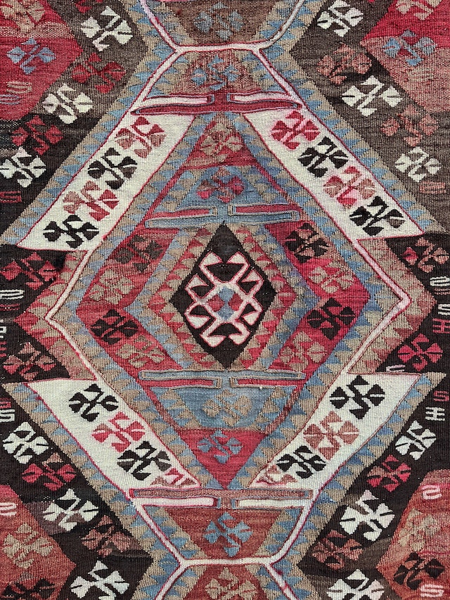 Influence of Native American culture on Western rug designs